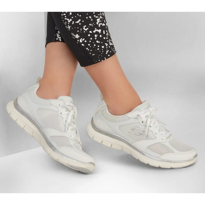 ⁦حذاء سكيتشرز فليكس ابريل 4.0-اكتيف فلو للنساء لون أبيض- Skechers Women's Appeal 4.0 - Active Flow Shoes‏⁩ - الصورة ⁦3⁩