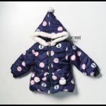 سترة مبطنة فرو للأطفال لون كحلي وتصميم دوائر من Sami Boutique