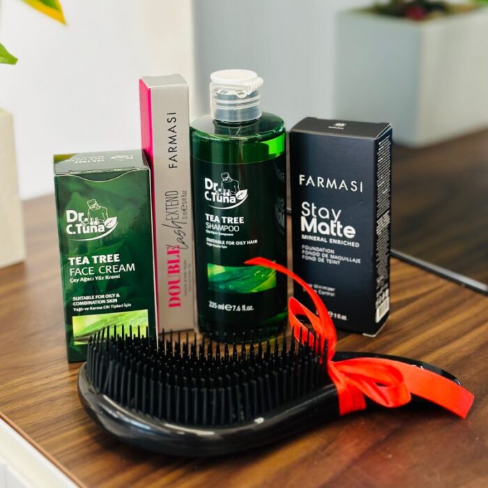 ⁦بكج العناية بالشعر والوجه من فارمسي ( شامبو + كريم أساس مطفأ اللمعة + هدية فرشاة شعر + كريم الوجه + ماسكارا )⁩ - الصورة ⁦7⁩