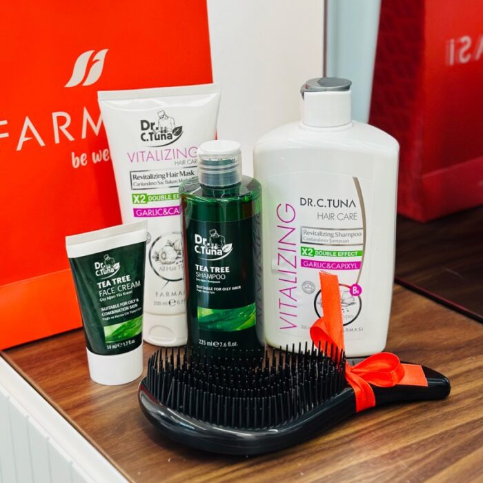 ⁦بكج العناية بالشعر والوجه من فارمسي (شامبو بالثوم + ماسك + كريم شجرة الشاي للوجه + شامبو شجرة الشاي + هدية فرشاة شعر )⁩ - الصورة ⁦3⁩