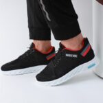 ⁦حذاء فاشن سبورت رياضي للجنسين لون أسود وأحمر⁩ - الصورة ⁦2⁩