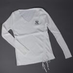 ⁦بلوزة صوف ناعم قبة في للنساء لون أبيض⁩ - الصورة ⁦2⁩