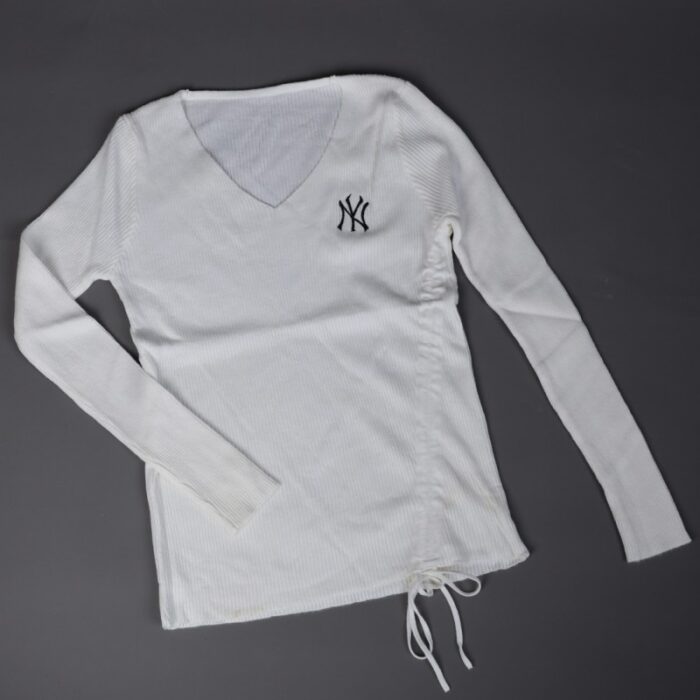 ⁦بلوزة صوف ناعم قبة في للنساء لون أبيض⁩ - الصورة ⁦2⁩