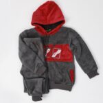 ⁦بجامه ولادي كوردي مقلم مع طاقية لون رمادي غامق وخمري⁩ - الصورة ⁦2⁩