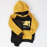 ⁦بجامه ولادي فيليز خميل مع طاقية لون أسود وأصفر⁩ - الصورة ⁦2⁩