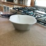 ⁦زبدية بورسلان حجم صغير لون أبيض قياس 11*11*4.5 سم⁩ - الصورة ⁦2⁩