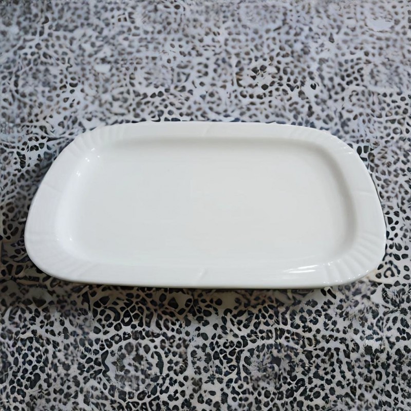 ⁦جاط بورسلان ثقيل حجم وسط لون أبيض قياس 30*20.8 سم⁩ - الصورة ⁦1⁩