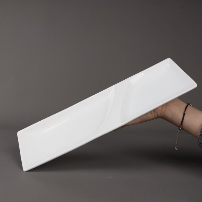 ⁦صحن بورسلان مقسم قسمين للمخللات والفواكه المجففة⁩ - الصورة ⁦4⁩