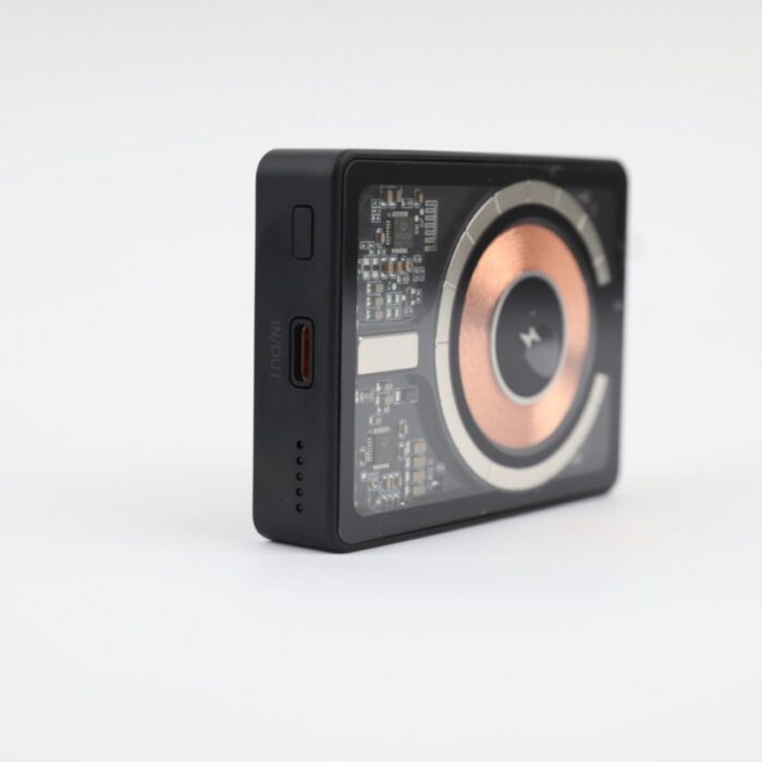 ⁦شاحن مغناطيسي قوة 20 واط من 9 برو -9Pro Transparent Power 5,000 Magsafe⁩ - الصورة ⁦6⁩