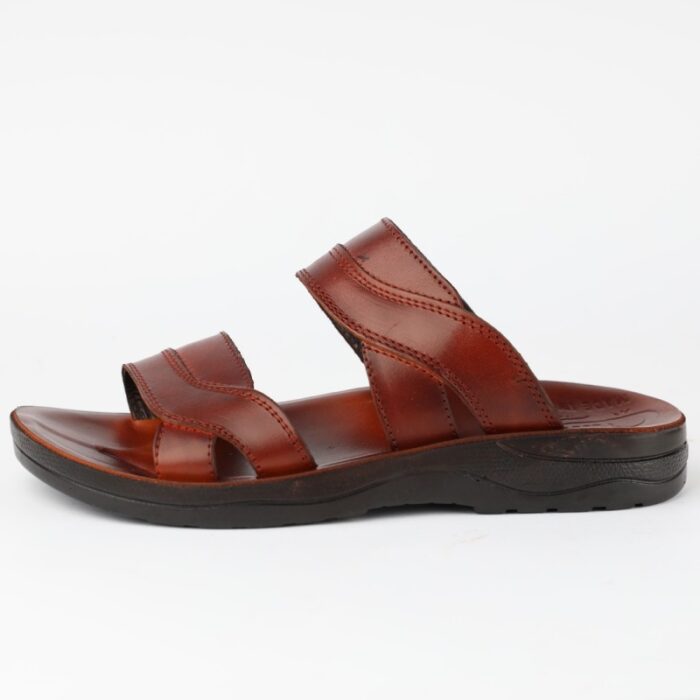 ⁦شبشب جلد بتصميم مفتوح الأصابع للرجال لون بني ونعل أسود⁩ - الصورة ⁦4⁩