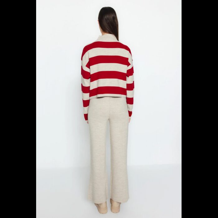 ⁦طقم تركي بنطلون وبلوزة مخططة  للنساء لون أحمر وبيج⁩ - الصورة ⁦4⁩