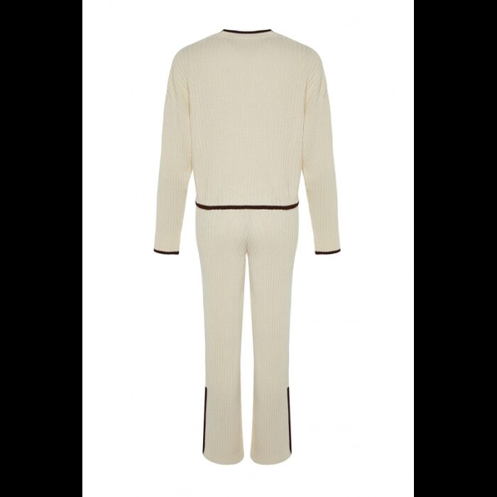 ⁦طقم تركي بنطلون وبلوزة مخططة للنساء لون بيج⁩ - الصورة ⁦7⁩