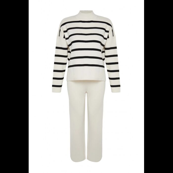 ⁦طقم تركي بنطلون وبلوزة مخططة للنساء لون بيج وأسود⁩ - الصورة ⁦6⁩