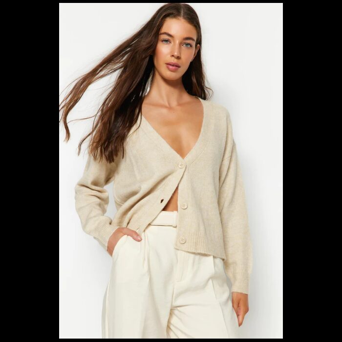 10329641_67db9357f2af2 جاكيت تركي صوف بأزرار للنساء لون بيج - الصورة 1