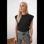 تيشيرت تركي قطن بقبة دائرية للنساء لون أسود