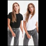 تيشيرت تركي قطن بقبة دائرية للنساء لون أبيض