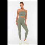 بنطلون ضيق عالي الخصر لون زيتي فاتح