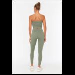 ⁦بنطلون ضيق عالي الخصر لون زيتي فاتح⁩ - الصورة ⁦5⁩