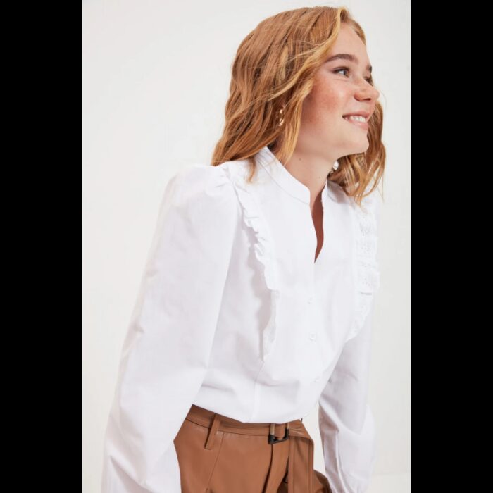 ⁦قميص تركي منسوج من القطن والدانتيل للنساء لون أبيض⁩ - الصورة ⁦2⁩