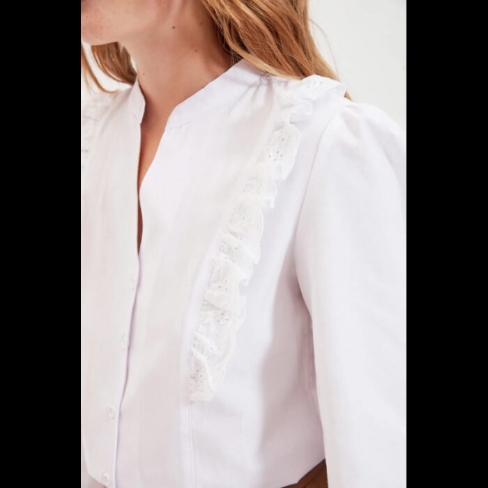 ⁦قميص تركي منسوج من القطن والدانتيل للنساء لون أبيض⁩ - الصورة ⁦3⁩