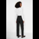 ⁦بنطلون تركي بقصة مستقيمة وخصر عالي  للنساء لون أسود⁩ - الصورة ⁦4⁩