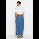 ⁦تنورة تركي دنيم ماكسي بفتحة للنساء لون أزرق⁩ - الصورة ⁦3⁩