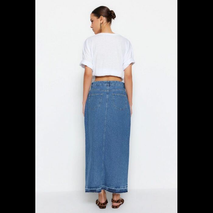 ⁦تنورة تركي دنيم ماكسي بفتحة للنساء لون أزرق⁩ - الصورة ⁦3⁩