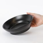 ⁦جاط بورسلان مدور لون أسود أبعاده 20*20 سم⁩ - الصورة ⁦2⁩