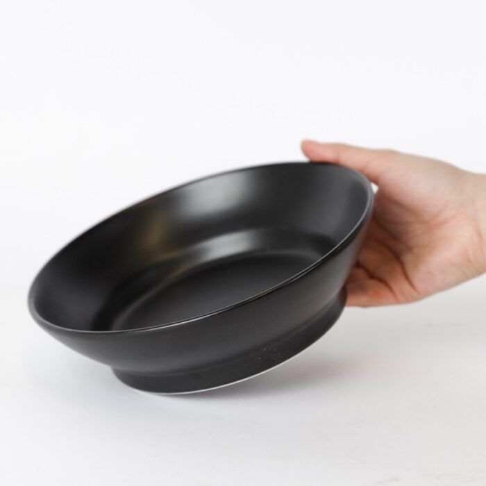 ⁦جاط بورسلان مدور لون أسود أبعاده 20*20 سم⁩ - الصورة ⁦2⁩