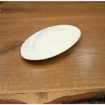 ⁦صحن بورسلان بيضاوي لون أبيض أبعاده 14*25 سم⁩ - الصورة ⁦2⁩