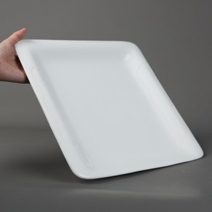 ⁦صحن بورسلان مربع لون أبيض أبعاده 33*33 سم⁩ - الصورة ⁦2⁩
