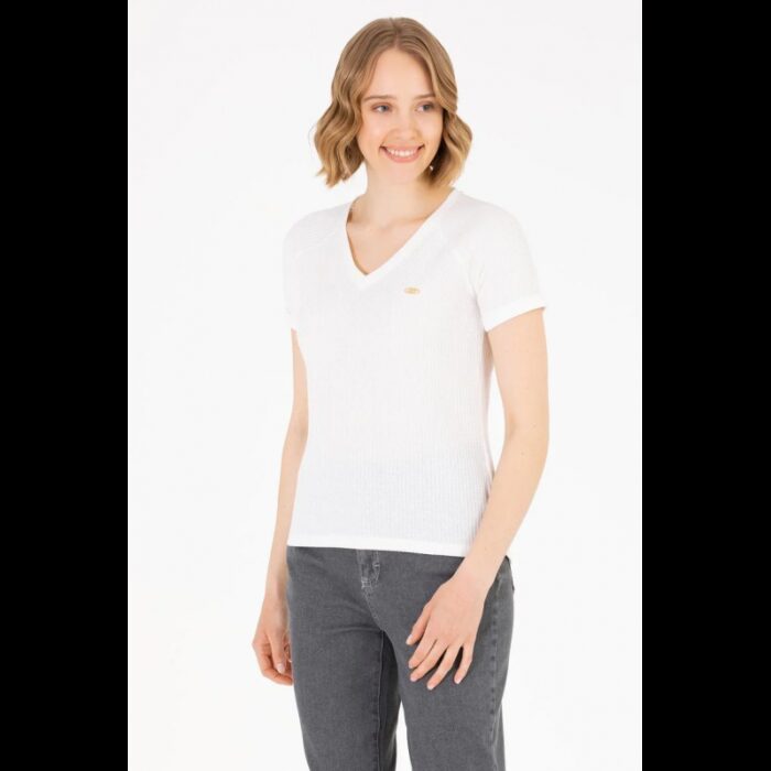 ⁦تيشيرت يو اس اسنت بولو قبة شكل 7 للنساء سادة أبيض⁩ - الصورة ⁦2⁩