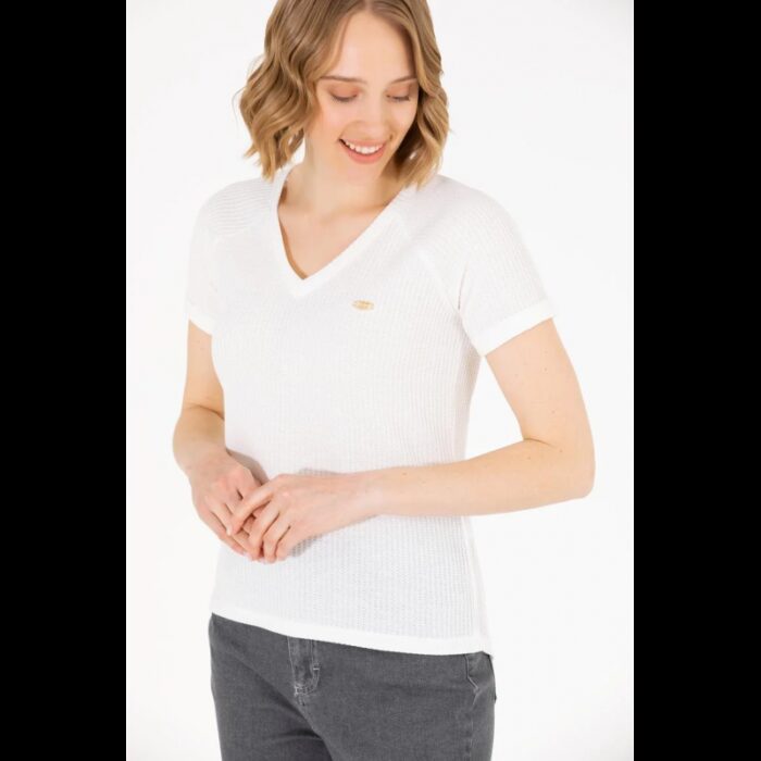 ⁦تيشيرت يو اس اسنت بولو قبة شكل 7 للنساء سادة أبيض⁩ - الصورة ⁦3⁩