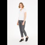 ⁦تيشيرت يو اس اسنت بولو قبة شكل 7 للنساء سادة أبيض⁩ - الصورة ⁦4⁩