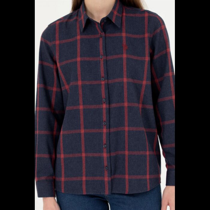 ⁦قميص يو اس اسنت بولو للنساء مخطط كحلي وخمري⁩ - الصورة ⁦6⁩