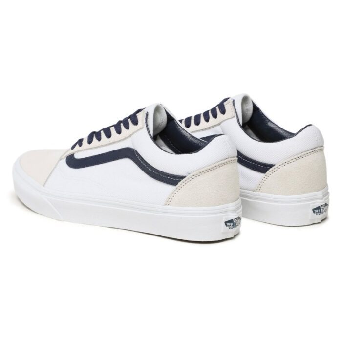 ⁦حذاء فانز اولد سكول للجنسين لون أبيض وكحلي- Vans Unisex' Old Skool Vans Club Shoes⁩ - الصورة ⁦3⁩