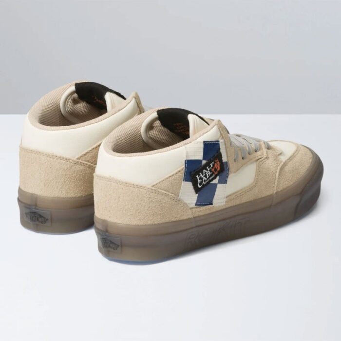 ⁦حذاء فانز اكس بوكيت هالف كاب 33 ولكر للرجال لون بيج ونعل بني- Vans Mens' x Rokit Half Cab 33 DX Shoes⁩ - الصورة ⁦6⁩
