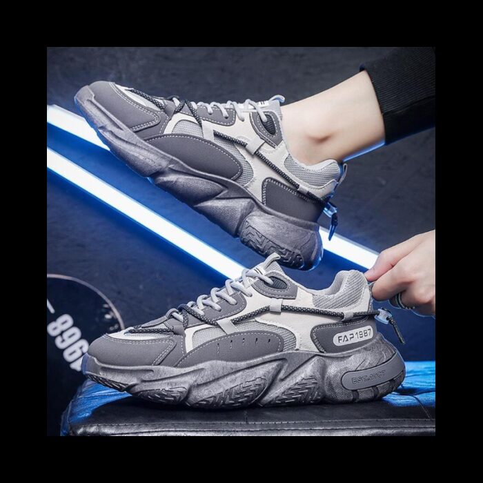 ⁦حذاء رياضي بتصميم شبكي ونعل سميك للرجال لون رمادي وبيج- Fashion Mens Sneakers Breathable Running Shoes⁩ - الصورة ⁦2⁩