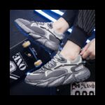 ⁦حذاء رياضي بتصميم شبكي ونعل سميك للرجال لون رمادي وبيج- Fashion Mens Sneakers Breathable Running Shoes⁩ - الصورة ⁦3⁩