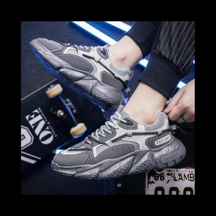 ⁦حذاء رياضي بتصميم شبكي ونعل سميك للرجال لون رمادي وبيج- Fashion Mens Sneakers Breathable Running Shoes⁩ - الصورة ⁦3⁩