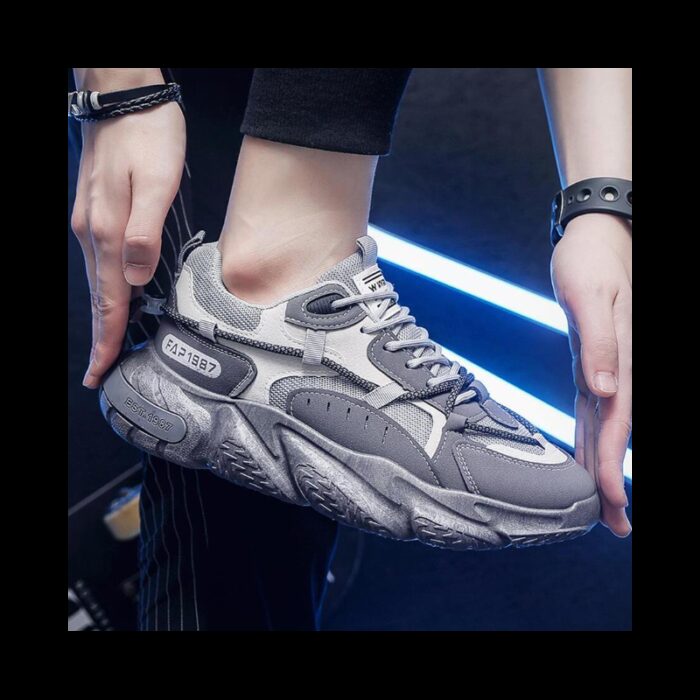 ⁦حذاء رياضي بتصميم شبكي ونعل سميك للرجال لون رمادي وبيج- Fashion Mens Sneakers Breathable Running Shoes⁩ - الصورة ⁦4⁩