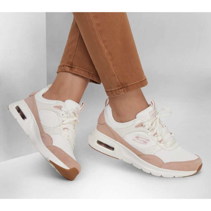 ⁦حذاء سكيتشرز سكيتش اير كورت-ريترو أفينيو للنساء لون أبيض وزهري ونعل أبيض- Skechers Women's Skech-Air Court - Retro Avenue Shoes⁩ - الصورة ⁦2⁩