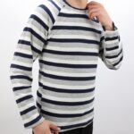 ⁦بلوزة قطنية مخطط عرضي للرجال لون كحلي وسكني وأبيض⁩ - الصورة ⁦3⁩