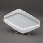 ⁦صحن تقديم بورسلان بتصميم شبه منحرف لون أبيض⁩ - الصورة ⁦4⁩