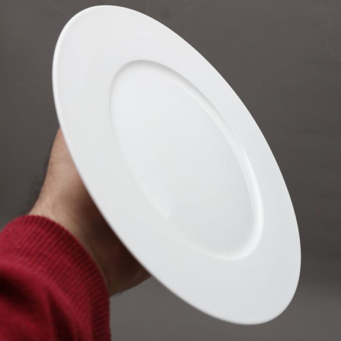 ⁦صحن تقديم بورسلان بتصميم دائري قطر 27.8 سم لون أبيض⁩ - الصورة ⁦3⁩