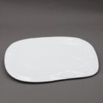 ⁦صحن تقديم بورسلان بتصميم شبه مستطيل طول 35×22 سم لون أبيض⁩ - الصورة ⁦4⁩