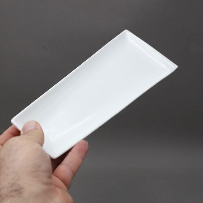 ⁦صحن تقديم بورسلان بتصميم شبه مستطيل طول 30×10 سم لون أبيض⁩ - الصورة ⁦2⁩