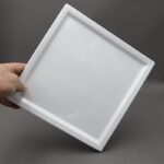 ⁦صحن تقديم بورسلان بتصميم مربع طول 28×28سم لون أبيض⁩ - الصورة ⁦3⁩