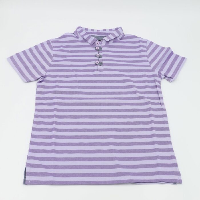 ⁦تيشيرت بأكمام قصيرة بتصميم بولو مخطط لون بنفسجي⁩ - الصورة ⁦2⁩