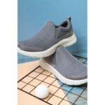 ⁦حذاء سكيتشرز جو ووك للرجال لون رمادي ونعل أبيض- Skechers Men's GO WALK Flex - Impeccable II Shoes⁩ - الصورة ⁦7⁩